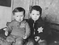 A yellow star to identity a Jew